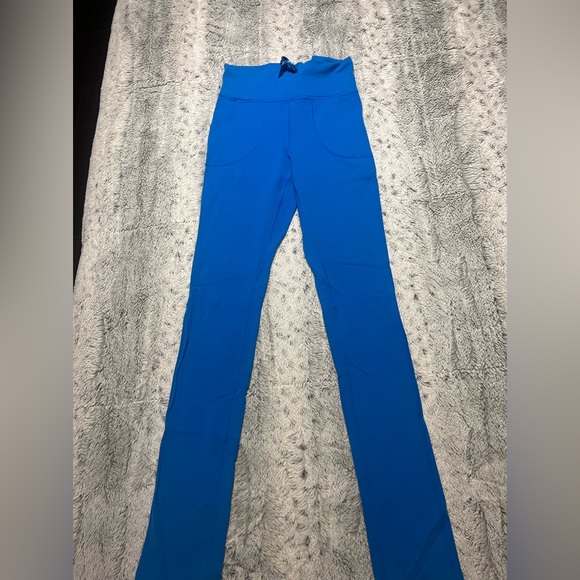 Lululemon Skinny Will Pant
Beaming Blue size 6 - Picture 2 of 3